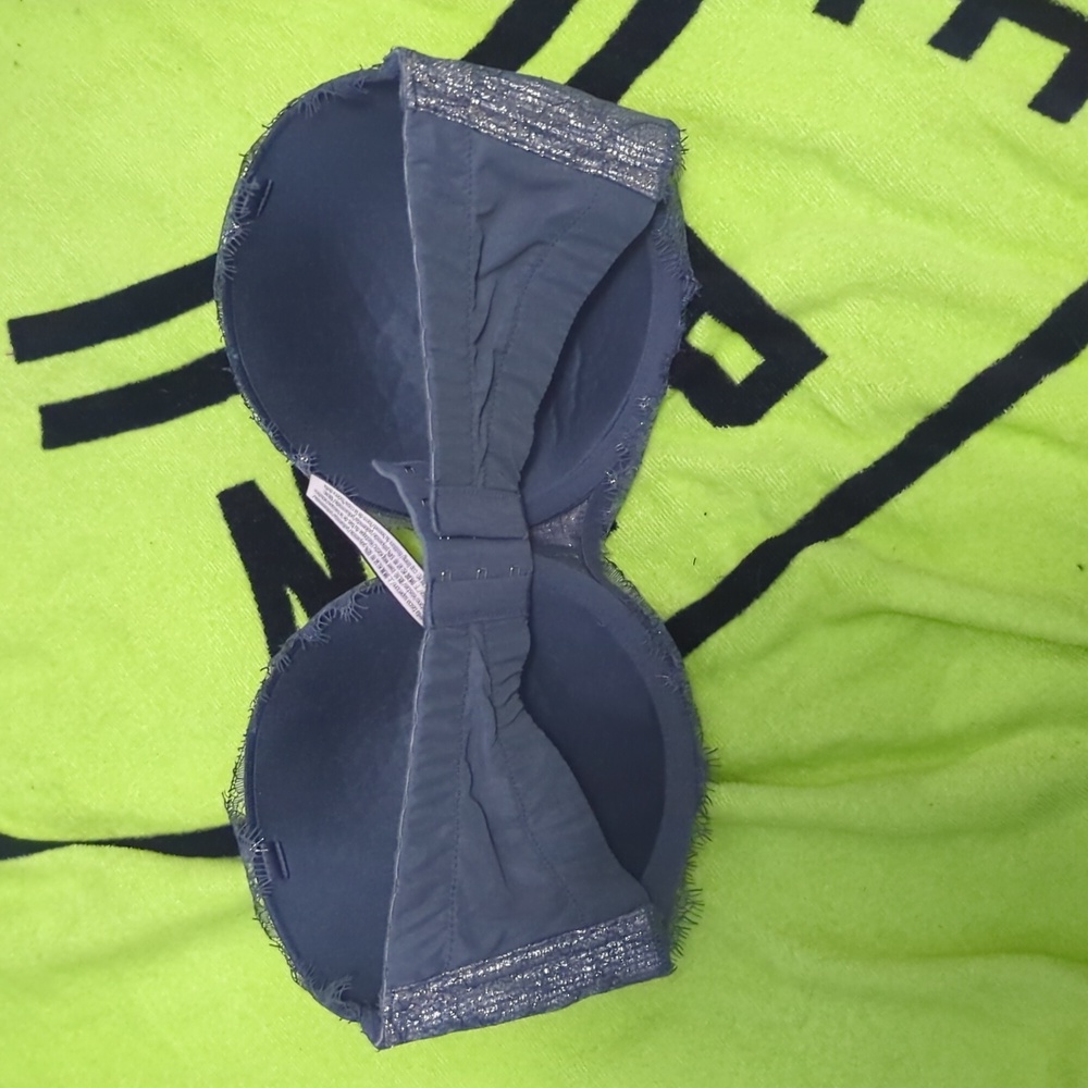 Victoria’s Secret 34DDD dream angles BY VICTORIA STRAPLESS BRA SOFT - Picture 2 of 2